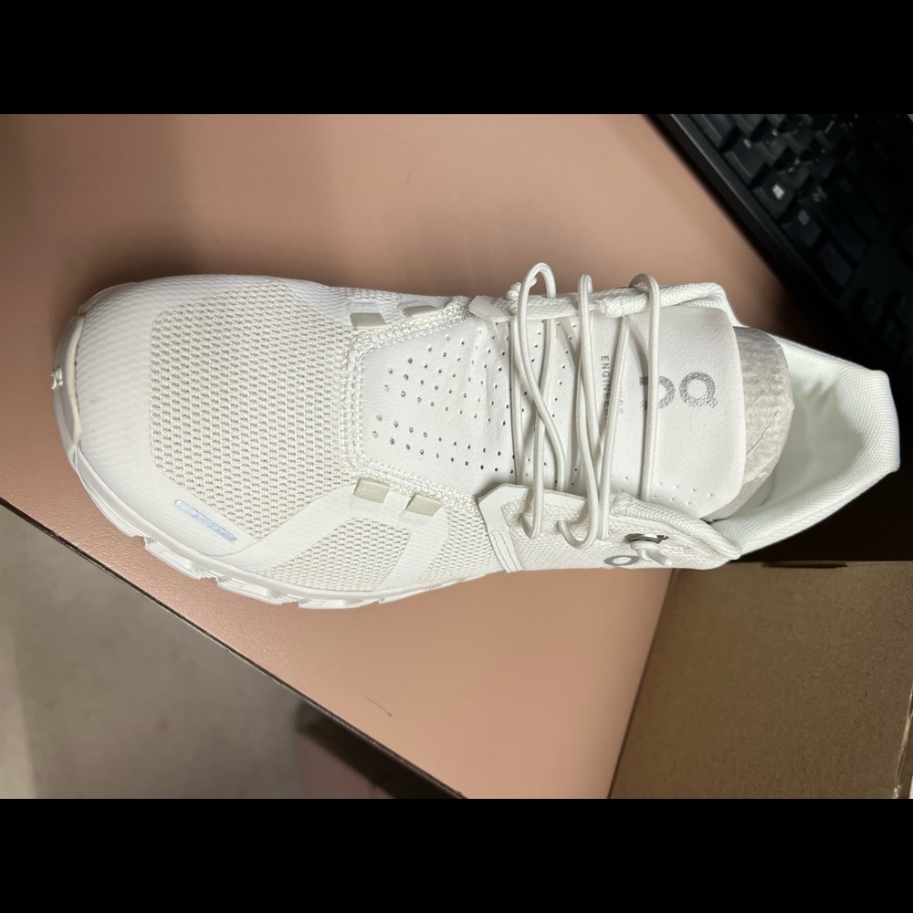 Womens On Cloud Tennis Shoes